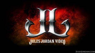 Alexis Fawx Big Tit MILF Takes A Pounding - Exclusive Scene - JulesJordan - hotmovs.com