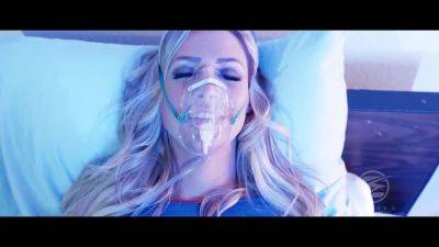 Supergirl vs Wonder Woman - hotmovs.com