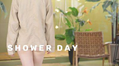 Shower Day - Yenn Cat - hotmovs.com