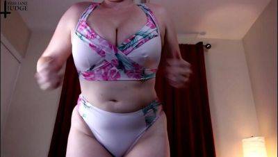 Big Booty BBW Model Tries on Tight Bikinis and Swimsuits - veryfreeporn.com