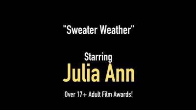 Finger Fucking Big Titty Cougar Julia Ann Cumming in Bed - hotmovs.com