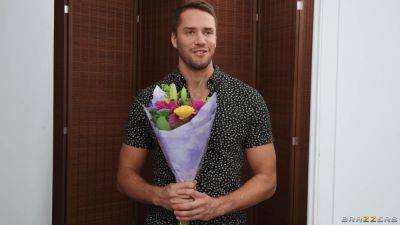 John Strong - Liz Jordan - Gimme Gimme Gimme A Gangbang With Mick Blue, John Strong, Mazee The Goat, Liz Jordan, Air Thugger, Dan Damage, Hollywood Cash - Brazzers - hotmovs.com - Jordan