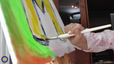Horny Housewife Painting Her Own Pussy - MatureNL - hotmovs.com