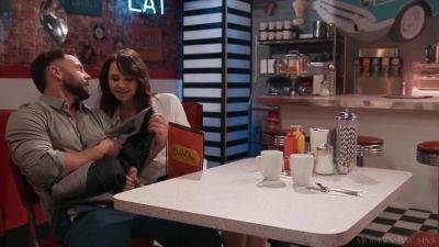 Liz Jordan - Liz Jordan Sneaking Around At The Diner - videomanysex.com - Jordan