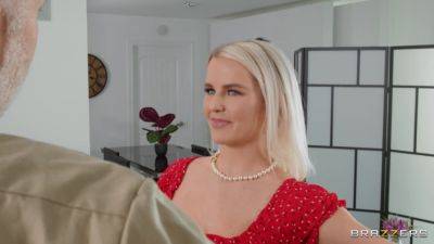 Getting Her Box Filled With Keiran Lee, Slimthick Vic - Brazzers - hotmovs.com