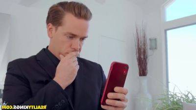 G1n4 Valentin4 - hotmovs.com