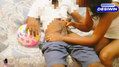 Hot Sis In යලවග නග එකක දප සලලම(කවරත දන න අයය) Sri Lankan Hot Step Sis - desi-porntube.com - India - Sri Lanka