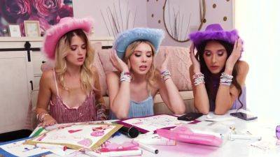 Three Fans, One Cock - videomanysex.com