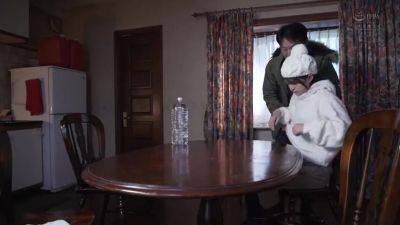 JUV976-GKYSTMRWMT529410477 - upornia.com