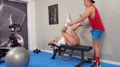 Screaming Colombian With A Big Ass Fucks Her Personal Trainer - hclips.com - Colombia