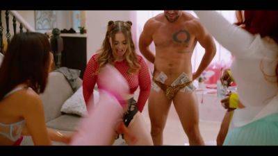 Scarlit Scandal gets pounded hard by Scott Nails at Bachelorette party - sexu.com