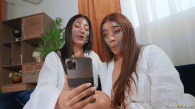 Violet Myers - I Need Your Husband's Dick! With Ricky Johnson, Violet Myers, Cami Strella - Brazzers - hotmovs.com