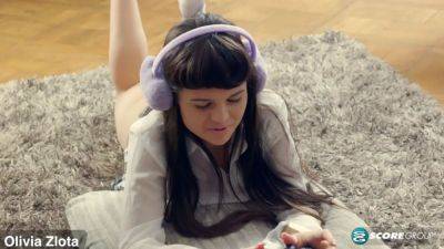 Olivia Zlota's big tits bounce as she takes a hard pounding from a hung dude - sexu.com