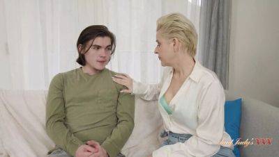 Tyler Cruise - Mature Therapist Bobbi Shay Gives a Hot Blowjob to Young Patient Tyler Cruise - porntry.com