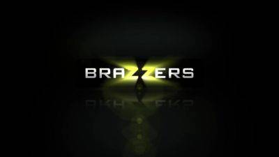 Rachel Roxxx - Tommy Gunn - No Tits Barred With Marco Banderas, Rachel Roxxx, Tommy Gunn, Bonnie Rotten - Brazzers - hotmovs.com