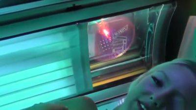 Geile Blonde Auf Der Sonnenbank Geknallt - hotmovs.com - Germany