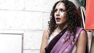 Hot desi milf busted for stealing jewelry - ah-me.com