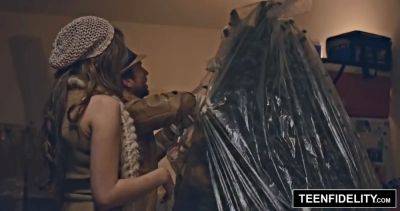 TEENFIDELITY Samantha Hayes Gets a Mouthful of Cum for X-mas - sexu.com