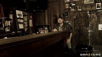 A Real Man... With Johnny Sins, Rachel Starr - Brazzers - hotmovs.com