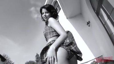 Gaping The Cute Ass Of Vanessa Bliss - hotmovs.com