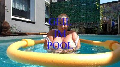 Horny In The Pool - hclips.com