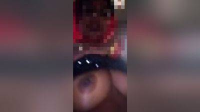 Desi Village Ki Bhabhi Apne Lover Ko Video Call Pe Gand Aur Chut Dikha - desi-porntube.com - India