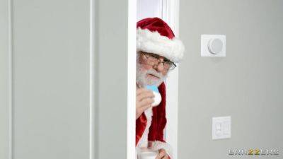 Claus Gets To Watch With Romi Rain, Keiran Lee - Brazzers - hotmovs.com