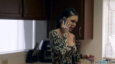 Renting At Air B b Bang 4k - Spizoo - hotmovs.com