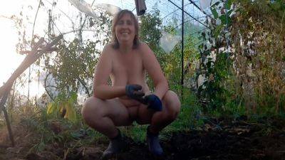 Mirror In The Pussy Im In The Garden - hclips.com