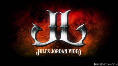 Jordan Maxx Takes Control of Lexington Steele's Big Black Cock - Exclusive Scene - JulesJordan - hotmovs.com - Jordan