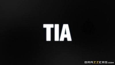 No Distractions With Jessy Jones, Tia Cyrus - Brazzers - hotmovs.com