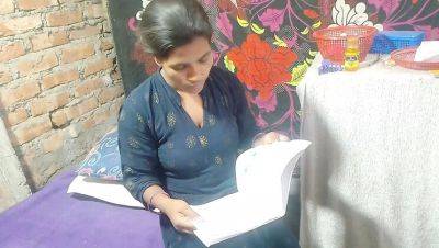 Indian Desi Girl Reads Book Before Hot Homemade Sex in HD - veryfreeporn.com - India