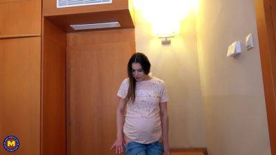 Pregnant Mom Jessica Bell Needs A Big Hard Cock - MatureNl - hotmovs.com - Czech Republic