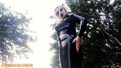 Naturally Rubber Horny - hotmovs.com