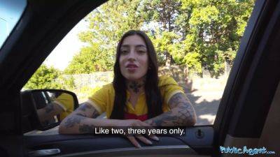 Tabatha Lust and Martin Gun bang a Pizza delivery girl in a public restroom - sexu.com