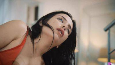 Sam Bourne - Teen Brunette Maria Wars Takes Deep Cock in Tight Pussy - porntry.com