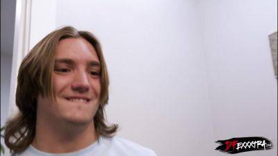 Quiet, let's do a quickie before work! - hotmovs.com