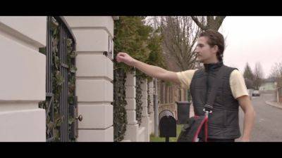 SHAME4K. Live Exposure. Hot sex with Victoria Nova & Alex Romero - hotmovs.com - France