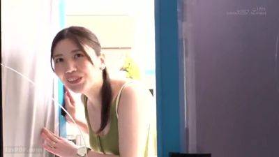 250303丈の長い服を着る奥さん可愛いe1 - upornia.com