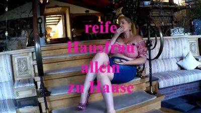 Mature Housewife Alone At Home - hclips.com