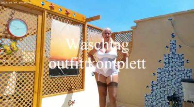 Wash Day - Outfit Complete - hclips.com