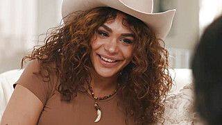 Brunette sucks shemale babysitters cock - ah-me.com