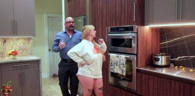 Skylar Vox - She Loves That Big Dick Inside Her - Cum On My Big Ass Before Thanksgiving Dinner! Skylar Vox - inxxx.com