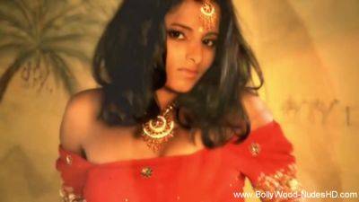 Nobod Knows She Is Naked Tonight - desi-porntube.com - India