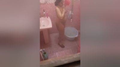 I Made A Video Of Bhabhi Taking Bath - desi-porntube.com - India