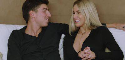 Miss Naughty flaunts her hookup appeal.Horny housewife deep throats rod in the kitchen - enjoy the - inxxx.com