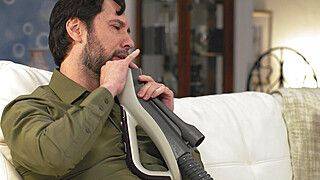 Lauren Phillips - Tommy Pistol - Old vacuum cleaner sucks it perfectly - ah-me.com