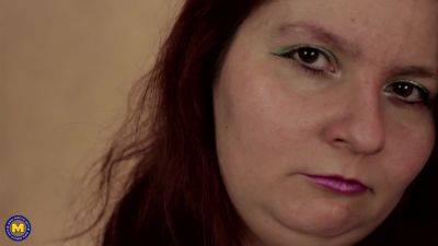 Sexy Redhead Shows Her Juicy Big Ass - MatureNL - hotmovs.com