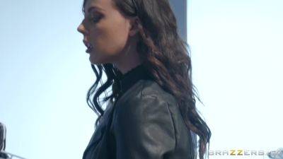 Does This Make My Booty Look Big? With Jake Adams - Brazzers - hotmovs.com