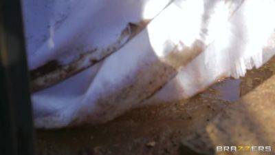 Love In The Mud With Tiffany Tyler, Ryan Madison - Brazzers - hotmovs.com